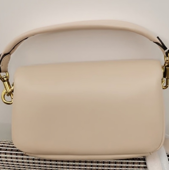 Coach pillow tabby 18 - Picture 2 of 6